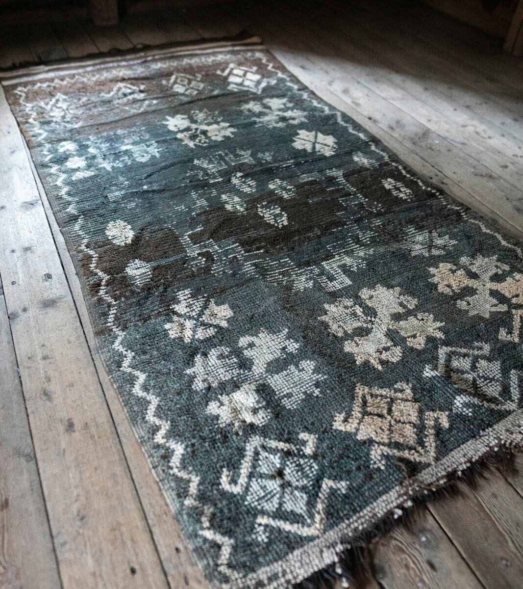 Moroccan vintage Berber rug Ait Ouarharda