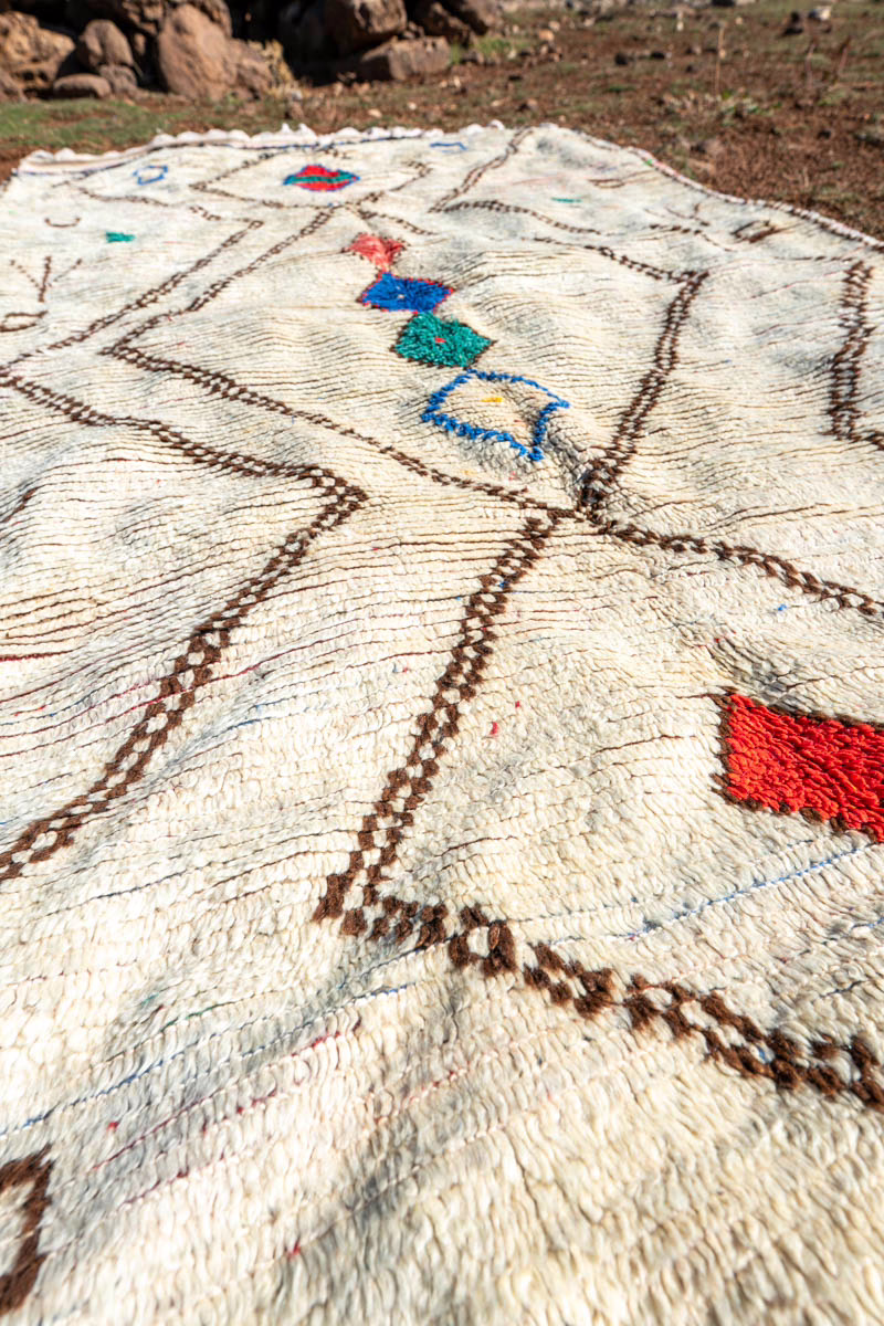 Aito marokkolainen Azilal vintage matto MADesign 2025