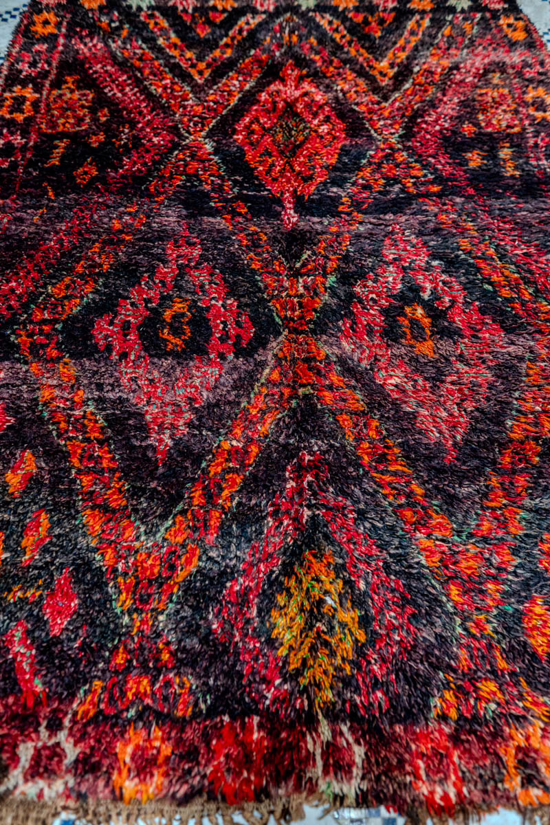 Aito marokkolainen vintage berber matto Beni M'Guild MADesign 2025