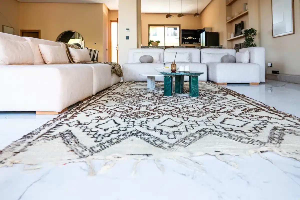 Marokkolainen Vintage Berber Beni Ouarain matto MADesign 2025