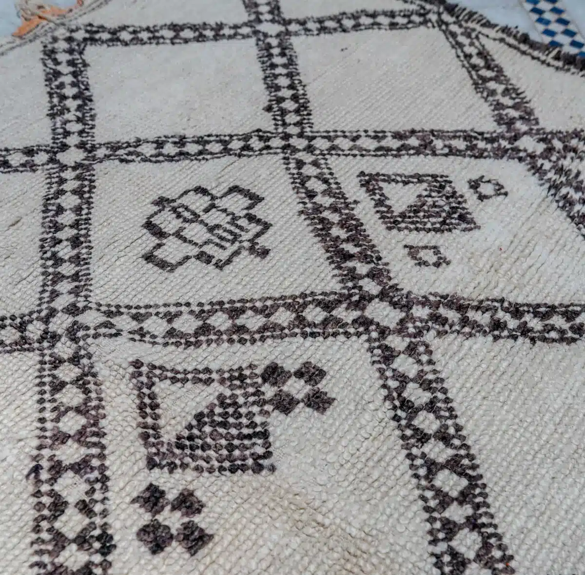 Marokkolaismatto Beni Ouarain Vintage Paimentolaismatto MADesign 2025